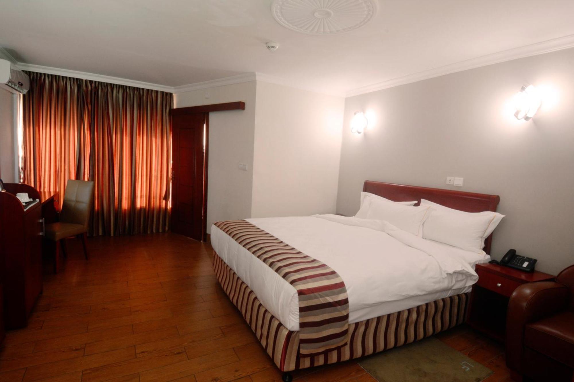 Hotel La Falaise Yaoundé Exteriér fotografie