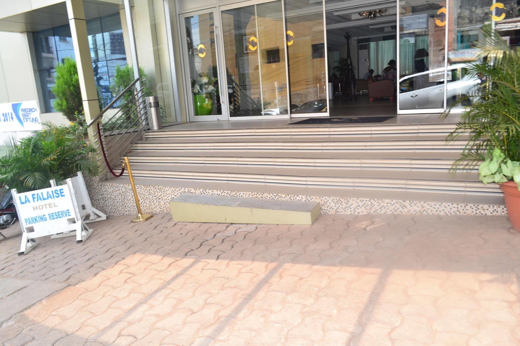 Hotel La Falaise Yaoundé Exteriér fotografie